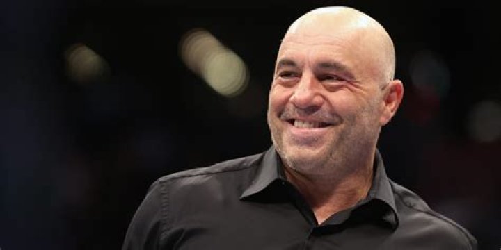Darren Till Savages Bald Joe Rogan After UFC Commentator Confesses His ScaryHair Transplant Experie ·