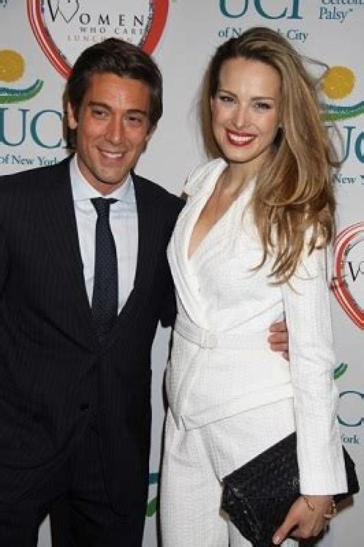 David Muir, Bio, Wiki, Career, Education, Married, Salary, Children, Affairs, Parents, journalist