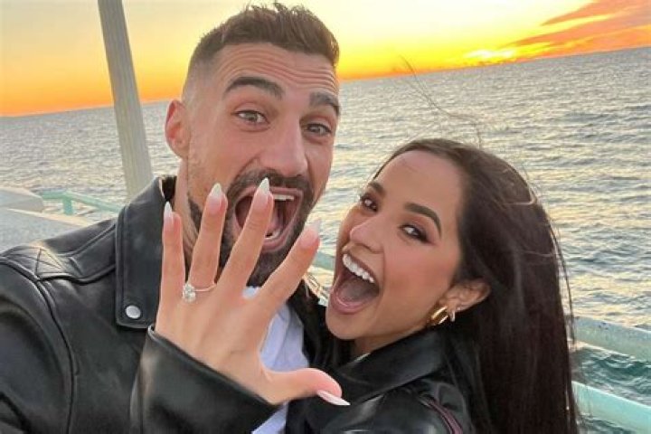 Does Becky G Have A Boyfriend Celebrity Fm?