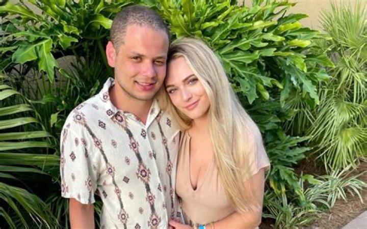 Erobb221 Girlfriend Kato_Kat Age Gap Meet Her On Instagram |