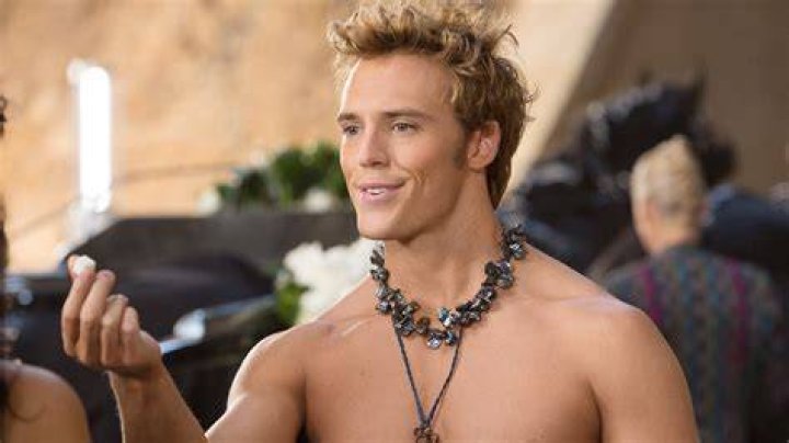 Exploring Sam Claflin Height Weight Age Spouse Family Facts