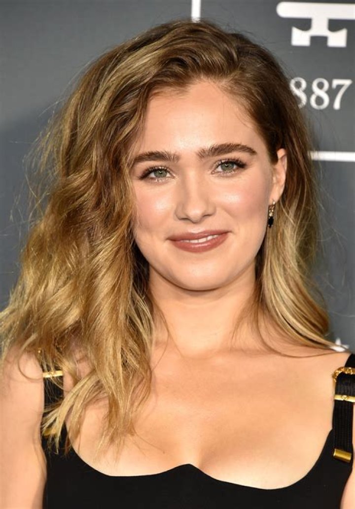 Haley Lu Richardson Ethnicity, Nationality, Race, Family, Body measurements, career