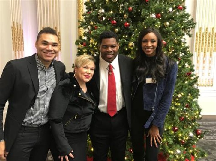Holly Rowe Bio, Family, Career, Husband, History, Net Worth