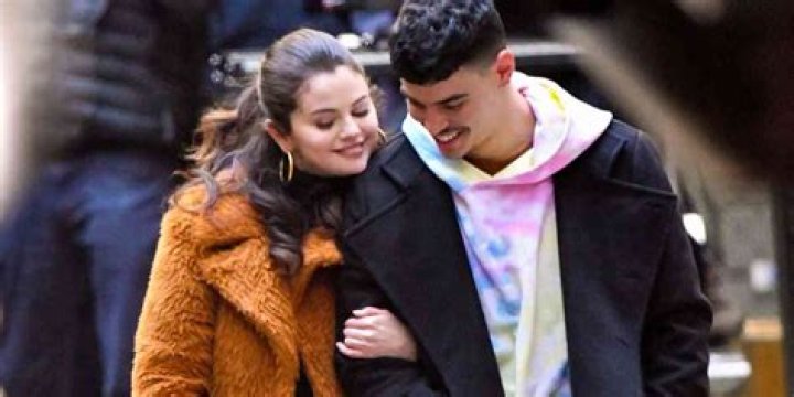 Is Selena Gomez Pregnant With Aaron Dominguez? |