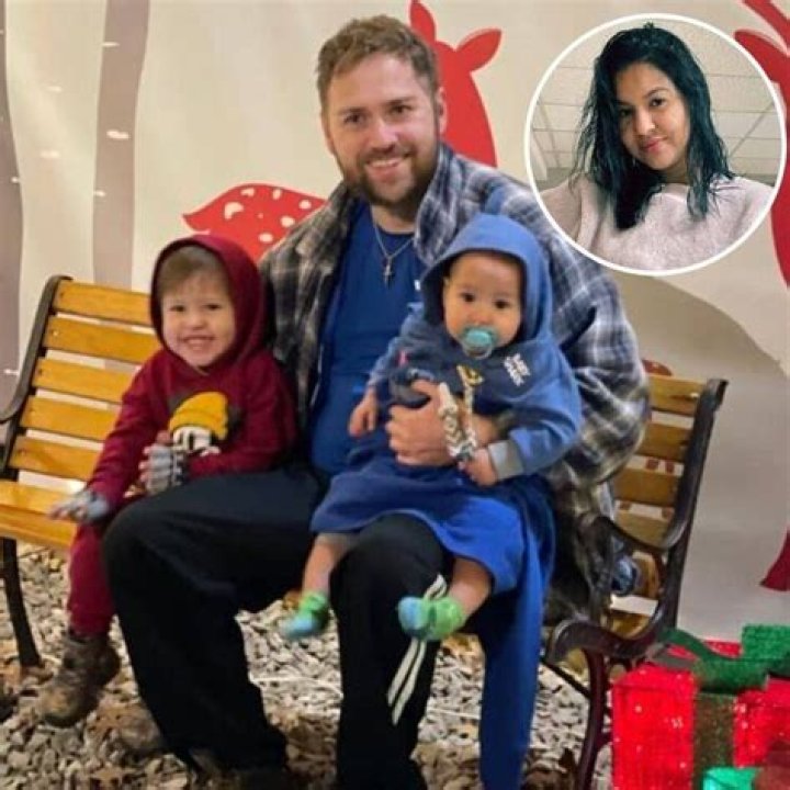 Karine Martins Flaunts Baby Bump on Paul Staehle's Instagram