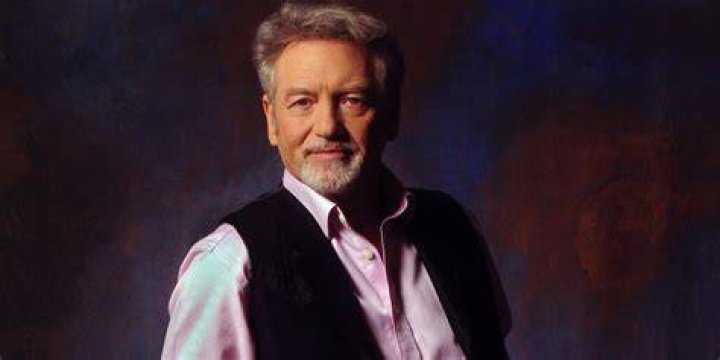 Larry Gatlin Net Worth, Age, Height, Bio, Birthday, Wiki!