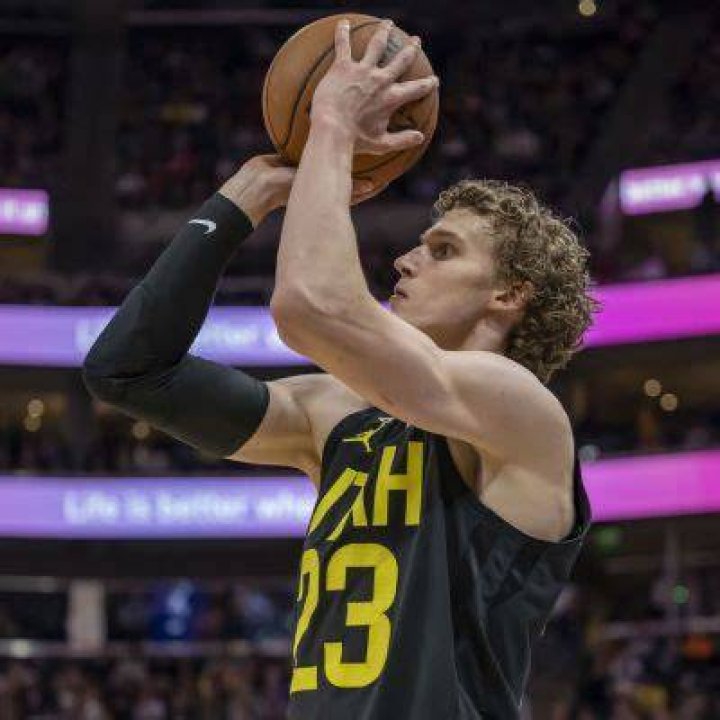 Lauri Markkanen- Wiki, Biography, Age, Height, Net Worth, Wife