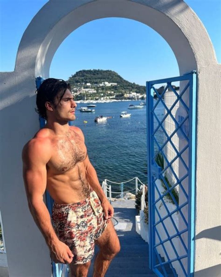 Lorenzo Mendez Height, Weight, Net Worth, Age, Birthday, Wikipedia, Who, Instagram, Biography ·