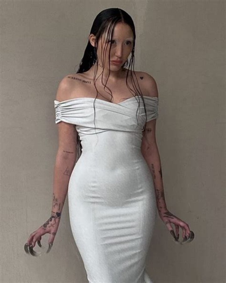 Noah Cyrus Height, Weight, Net Worth, Age, Birthday, Wikipedia, Who, Nationality, Biography