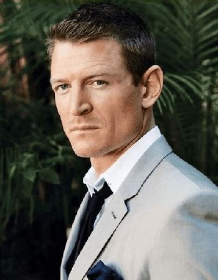 Philip Winchester- Wiki, Age, Wife, Ethnicity, Net Worth, Height, Career