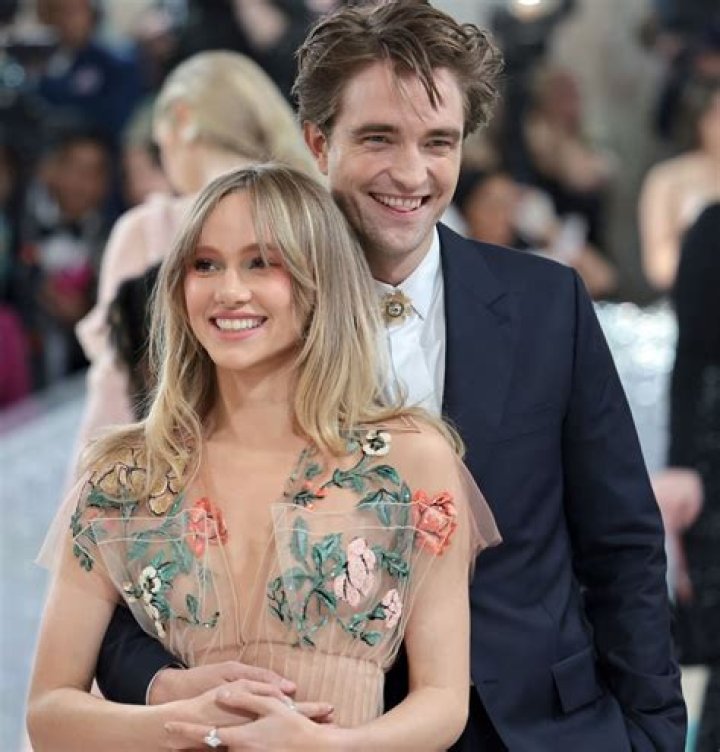 Robert Pattinson Girlfriend Suki Waterhouse: Music, Acting, More