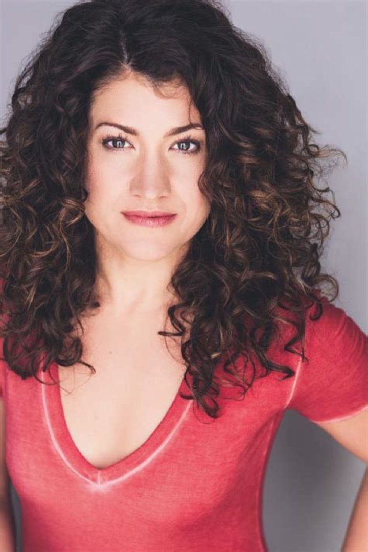 Sarah Stiles |