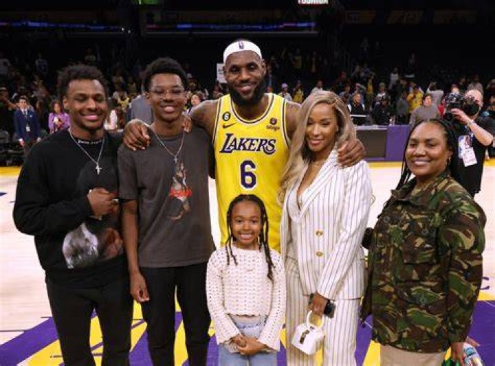 Stephen Smith Sister Carmen Smith Feud With LeBron James