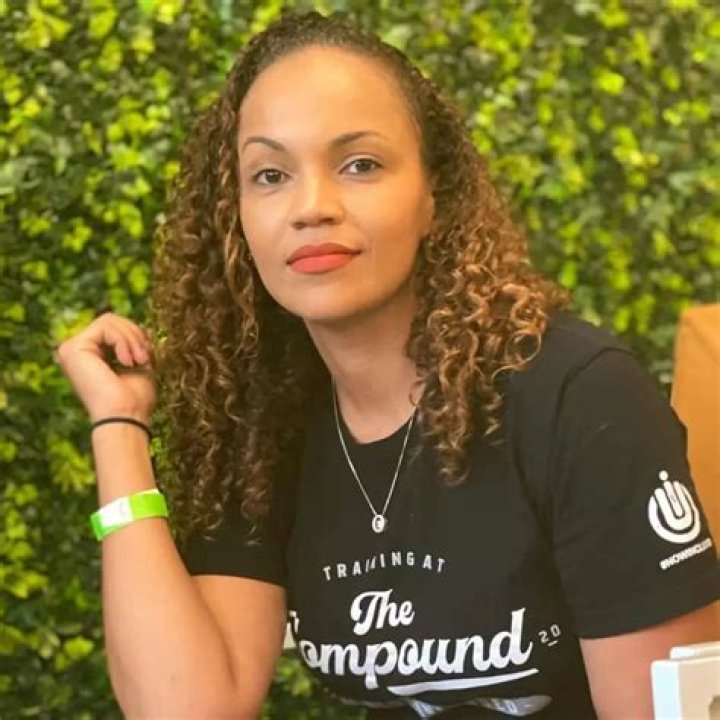 Tiffany Whitlow Height, Weight, Net Worth, Age, Birthday, Wikipedia, Who, Nationality, Biography