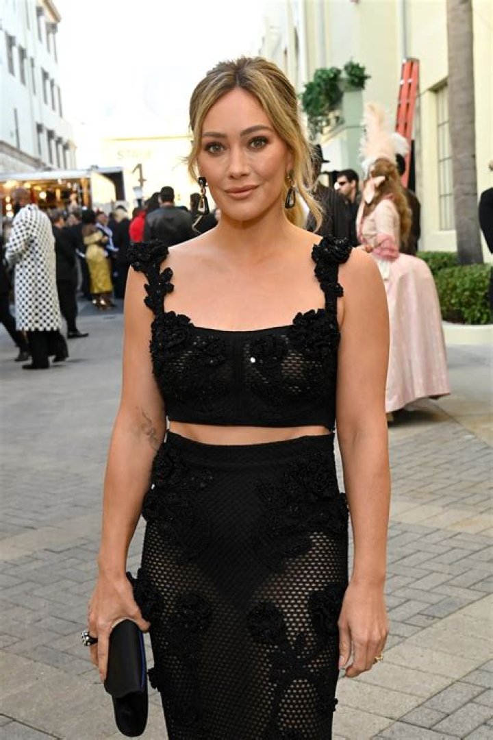 Unveiling Hilary Duff's Style Icon Status: A Wardrobe Exploration