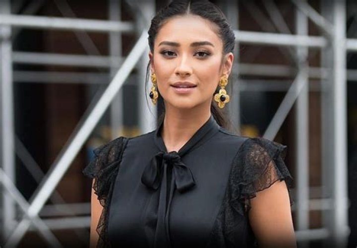 Unveiling Shay Mitchell's Net Worth: Unveiling Her Financial Journey