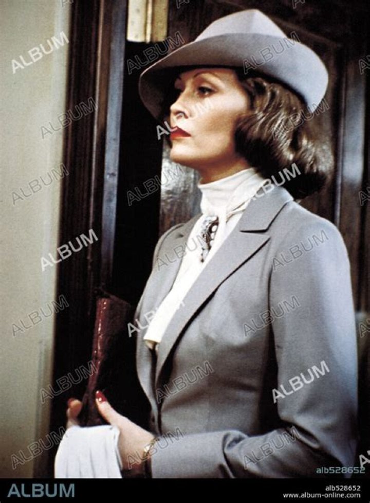Unveiling The Personal Journey: Faye Dunaway's Spouses