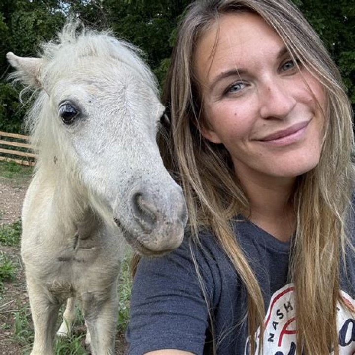 Unveiling The Secrets Of Kelly Van Slyke's Instagram Empire