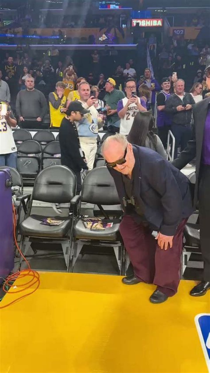 Was Jack Nicholson ever banned from sitting courtsideatNBAgames?