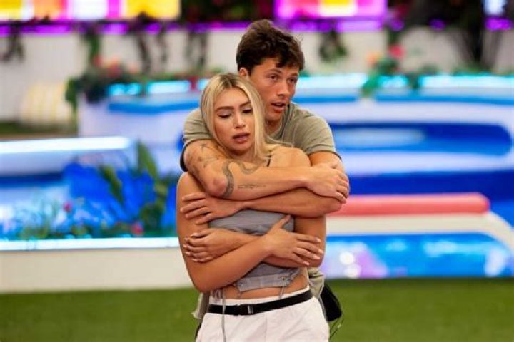 Why Caro's Eye Turned Red On Love Island